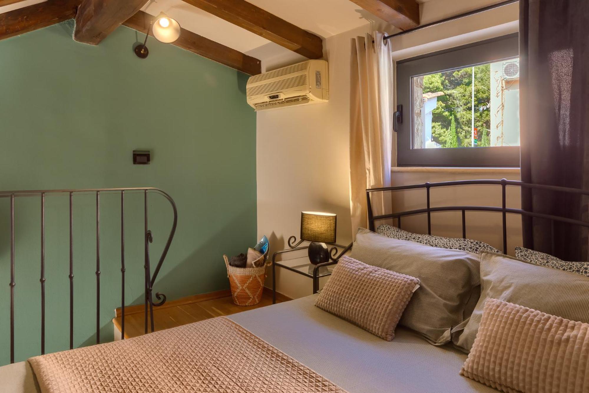 Grota Premium Apartment & Room โปเรช ภายนอก รูปภาพ